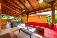 Villaggio 376 - BBQ, Pool, Garden, Smart TV, Parking, AC, King Bed, Laundry facilities - B&B Potrero