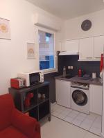 Le Papillon-0 chambre-1 canapé lit convertible au salon - Bed and Breakfast Melun