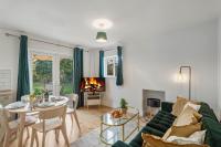 Seven Space - 4BR Home with Garden in Earlham - Chambres d'hôtes Ringland