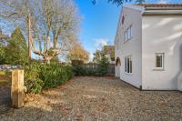 Seven Space - 4BR Home with Garden in Earlham - Chambres d'hôtes Ringland