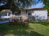 One-Bedroom Apartment with Garden