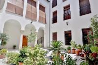Sunny Holiday Apartment in the historic centre- Private Parking - B&B Córdoba