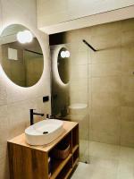 Appartamento con 2 Camere da Letto e Balcone