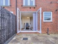 Sunderland Haven: Modern 4-Bedroom Family Retreat - Bed and Breakfast Pallion