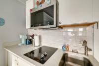 Steps from Beach & Music Pier! Ocean City Studio - Bed and Breakfast Ocean City