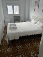 Camera Matrimoniale con Bagno in Comune 