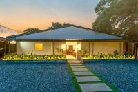 Villa Daluyon Vigan with Jacuzzi and Outdoor Cinema 5 Mins to Crisologo - Bed and Breakfast Vigan