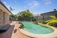 Family Tides Waterfront Home on the Canal - B&B Pinks Beach