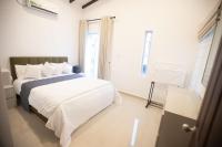 Santorini Resorts - B&B Negombo