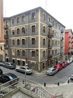 Trauko Flat Parking 12 euros x day EBI01313 - B&B Bilbao