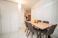 Appartamento Premium con 3 Camere da Letto e Balcone