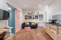 Cozy renovated -1BD 1BATH -Antón Martín - Bed and Breakfast Madrid