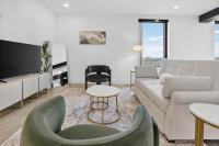 Tulsa Beacon Living Sleek & Cozy 2BR Flat - B&B Tulsa