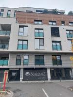 Elegant Urban Retreat - City Center - B&B Arad