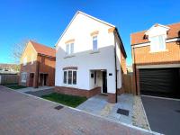 Brand NEW 4-bedroom detached house - 20-min walk to Gloucester Docks - Ample Parking - Superfast Wi-Fi - Long-stay rates! - Chambres d'hôtes Gloucester