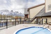 Utopia at Rundle Cliffs Lodge - B&B Canmore