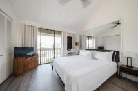 Sea Breeze Retreat golf course front - B&B Kahuku