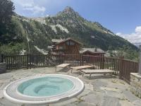 Beautifully Renovated 2 Bed Apartment - Arc 1950 - Refuge du Montagnard - B&B Arc 1950