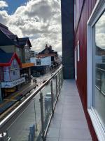 Appartamento con 1 Camera da Letto, Balcone e Vista Montagna 