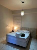 Camera Quadrupla Economy