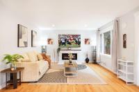 Modern 2BR Home in Ravenna Near UW Green Lake - B&B Seattle