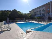 Studio ensoleillé à Saint-Florent avec piscine - B&B Saint-Florent