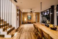 Villa Tori Ubud - 4 BR with Pool & Ricefield View - Bed and Breakfast Ubud