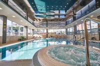 SZAFIROWE APARTAMENTY 1 kryty basen i sauna RESORT KLIFOWA - Bed and Breakfast Rewal
