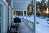 Lovely 10-person cottage with a lakeside sauna and hot tub - Chambres d'hôtes Korpela