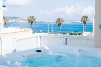 Stunning Holiday Villa with a Heated Jacuzzi - B&B San Pawl il-Baħar