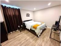 Luxurious 1-Bedroom, 1-Bathroom Suite Near Fairview Mall & Waterloo Airport - B&B Kitchener