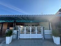 Teratak Perantau Homestay - Dekat Dengan Airport KB - B&B Pengkalan Chepa