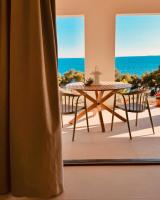 Deluxe Double Room with Balcony and Sea View