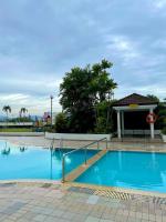 Likas Square Serviced Apartment - Seaview with 3bedrooms for 9pax - B&B Kota Kinabalu