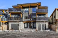 Sisters' Solstice Villa by WeekAway Vacations - Bed and Breakfast Canmore