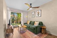 Casa Aloha Designer Condo w Oceanfront Pool - Ferienwohnung Kailua-Kona