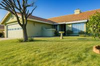 Willow brook room with TV - B&B Hemet