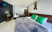 Apartment 5 with Jacuzzi in the center - 3 Bedroom 2 Bath - B&B Baños
