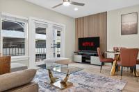 Worldcup Ready Stylish One Bedroom Uptown Dallas Stay with Free Parking near West Village - B&B Dallas