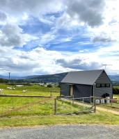 NEW Luxury Cabin with Scenic Views & Farm Charm - B&B Huonville