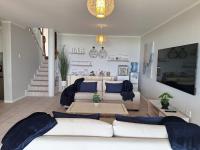 Blue Horizon - Seaviews - Beach Access - B&B Port Alfred