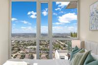 Ultra Luxurious 2.5 Bedroom 2 Full Bathroom 1 Parking Condo Near SQ1 Striking Views - Chambres d'hôtes Mississauga