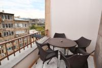Prime Apartment 2 Bedroom, 2 Open Balcony , Near Opera House - Chambres d’hôtes Erevan