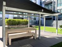 THE WATERFRONT APARTMENTS 1 Bedroom Executive Apartment with Courtyard Views located on the Geelong Waterfront - 4501 - Chambres d'hôtes Geelong