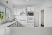 No 1 Beachfront Holiday Home - B&B New Plymouth