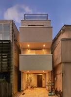 Mint House Ebisu - 3 Story, Artsy & Modern Home in Shibuya - Chambres d'hôtes Tokyo