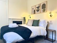 Yastayzzz at Brand New Apartment 3 Worcester House & Free Parking - Chambres d'hôtes Worcester