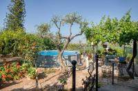 Rustic Retreat - Private Pool in Nature's Embrace - Bed and Breakfast Tylissos