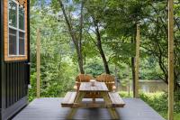 Riverside Tiny House with hot tub near Stowe - B&B Johnson