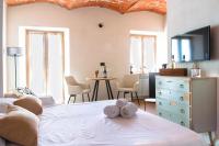 Domus La Morra - centro storico - B&B La Morra